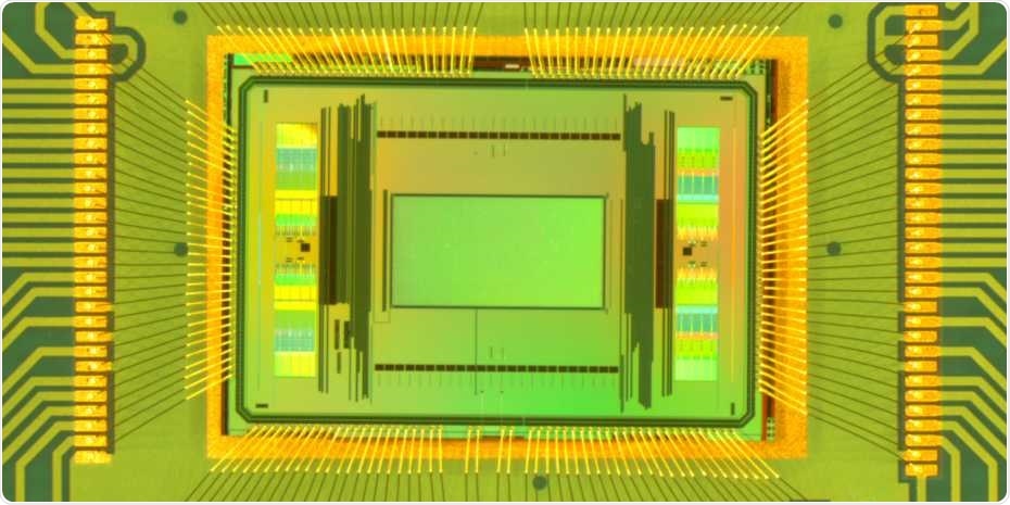 Researchers develop microelectrode-array chips to measure electrical cell activity