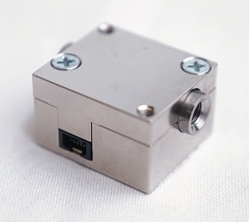 DFI sensor: Miniaturized thru-flow sensor with zero dead volume