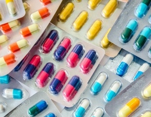 Antibiotics deplete intestinal flora and weaken the immune response