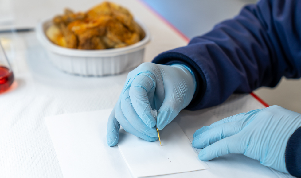 Simple and Portable Sensor Detects Salmonella Contamination in Food